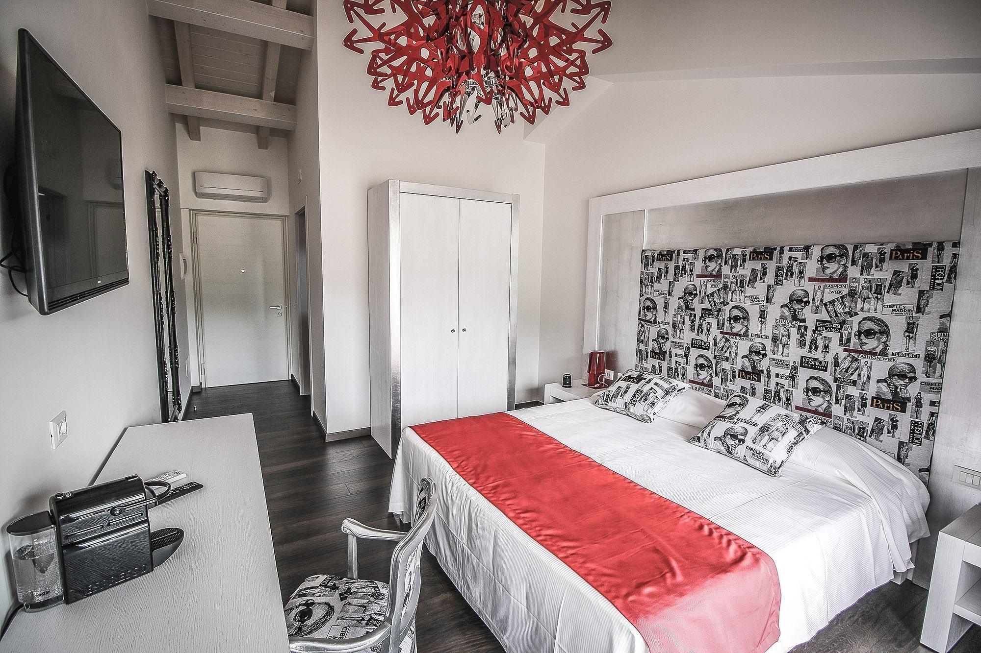 Hotel La Compagnia Del Viaggiatore ลาควิลา ภายนอก รูปภาพ